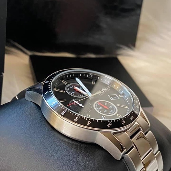 Hugo Boss Men’s Rafale Black Dial Chronograph Watch
Case Size: 44mm - Picture 6 of 9